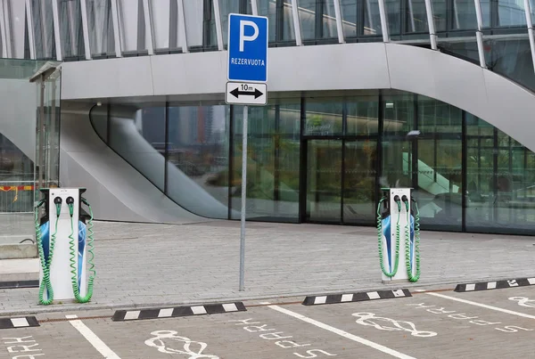 Vilnius Lithuania November 2018 Modern Car Parking Charging Station Electrical — Stock Photo, Image