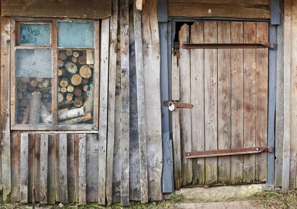 Übliche No Name hölzerne Vintage-Wand des ländlichen Schuppens zur Lagerung von — Stockfoto