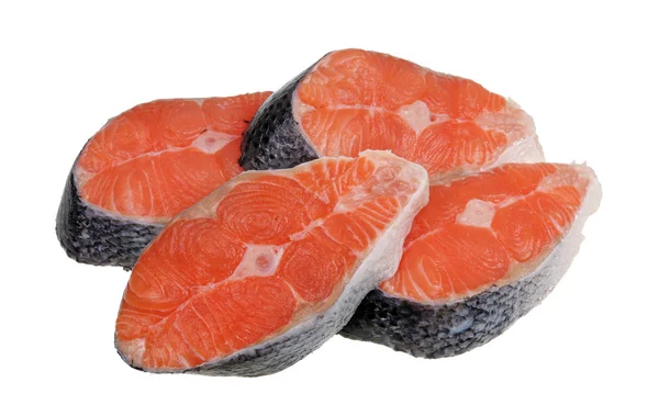 Quattro pezzi di pesce salmone fresco antecotes isolato macro — Foto Stock