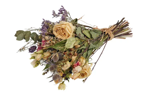 Ein getrockneter toter Strauß Rosen als Geschenk für eine Frau auf ihrem Sixt — Stockfoto