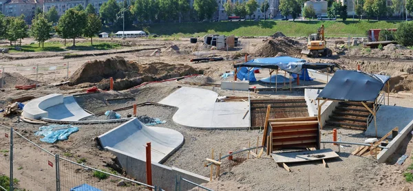 Construcción de un nuevo estadio y carril bici en la renova — Foto de Stock