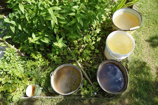 Hot Summer Day Dirty Water Buckets Garden July Sunny Day — Stock Photo, Image