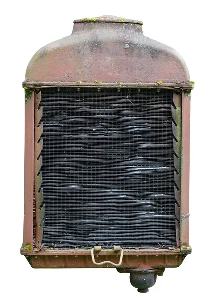 Roestige Mossige Radiator Van Een Vintage Landbouwtrekker Geïsoleerd Wit — Stockfoto