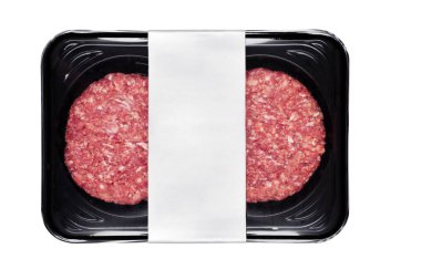Ham taze et Burger içinde gümüş etiket beyaz zemin üzerine plastik tepsi