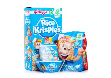 Londra, İngiltere - 01 Haziran 2018: Kutu ve Kellogg's Rice Krispies kahvaltılık gevrek orijinal plaka ile beyaz arka plan üzerinde paket