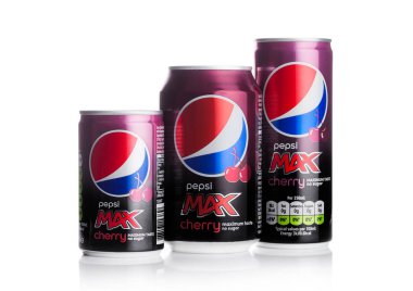 London, İngiltere - 01 Haziran 2018: Pepsi Cola kiraz alkolsüz içecek beyaz zemin üzerine, alüminyum teneke. Amerikan çokuluslu gıda ve içecek şirketi