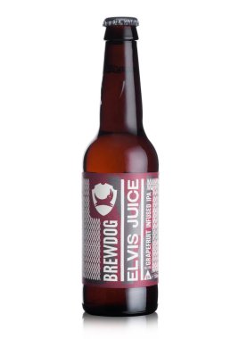 Londra, İngiltere - 01 Haziran 2018: Elvis şişe suyu greyfurt IPA bira, beyaz arka plan üzerinde Brewdog brewery.