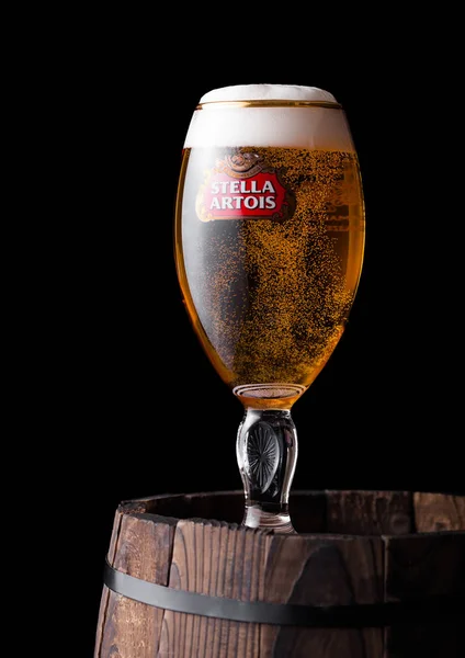 London Juni 2018 Kaltes Glas Stella Artois Bier Auf Altem — Stockfoto