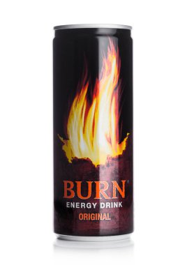 Londra, İngiltere - 30 Haziran 2018: Olabilir, Burn enerji içecek orijinal beyaz arka plan üzerinde. Burn enerji gözleri açık ve zihin keskin tutmak için yapılır.