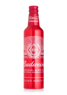 Londra, İngiltere - 30 Haziran 2018: Çelik şişe, Budweiser bira beyaz üzerine, ilk 1876 yılında tanıtılan bir Amerikan lager.