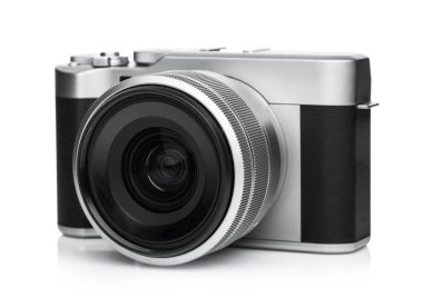 Dijital Dslr fotoğraf makinesi lens beyaz arka planda siyah deri tutuş.