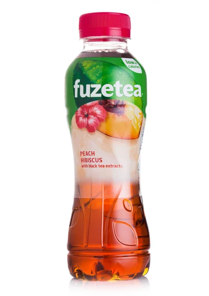 Лондон Великобританія Липня 2018 Пластикова Пляшка Fuzetea Холодний Чай Персика — стокове фото