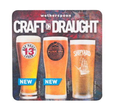 Londra, İngiltere - Ağustos beyaz arka plan üzerinde izole 22, 2018:13 ev Lager Brewdog tersane Hop kağıt bira beermat bardak altlığı.