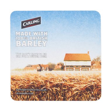 Londra, İngiltere - 22 Ağustos 2018: beyaz zemin üzerine izole Carling lager kağıt bira beermat coaster.