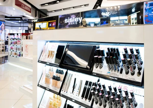 London August 2018 Sisley Perfume Cosmetic Makeup Luxury Collection Boutique — Stock Photo, Image