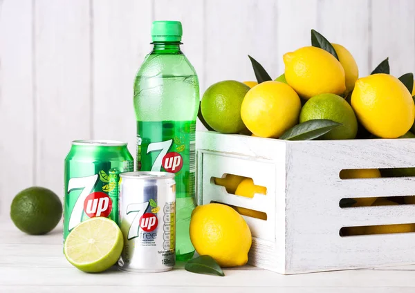 London Egyesült Királyság Április 2018 Műanyag Palack 7Up Limonádé Szóda — Stock Fotó