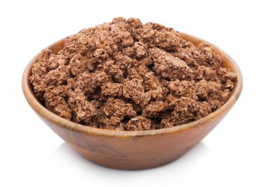 Doğal organik granola tahıl çikolata gevreği beyaz ile bambu ahşap kase.