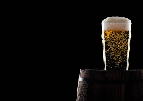 Cold Glass Craft Beer Old Wooden Barrel Black Background Dew — Stock Photo, Image
