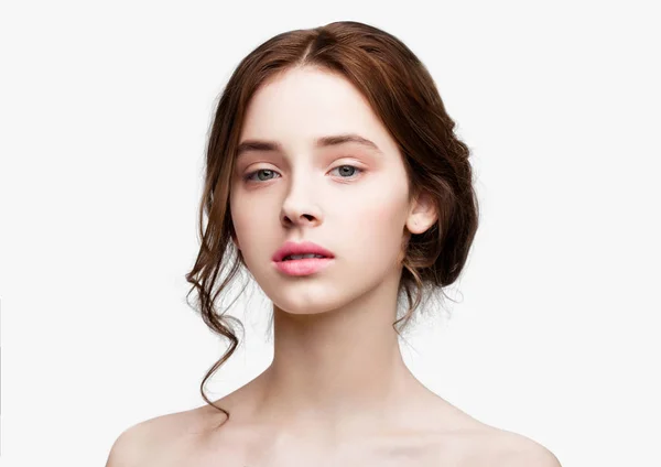 Belleza Lindo Modelo Moda Con Maquillaje Natural Sobre Fondo Blanco —  Fotos de Stock