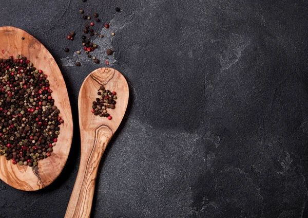 Ustensiles Cuisine Bois Olivier Avec Bol Sur Fond Table Pierre — Photo