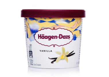Londra, İngiltere - 20 Ekim 2018: Mini Haagen-Dazs vanilyalı dondurma beyaz fincan.