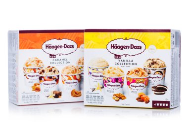 Londra, İngiltere - 20 Ekim 2018: Multipack Haagen-Dazs vanilya ve beyaz karamel koleksiyonu dondurma.