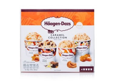 Londra, İngiltere - 20 Ekim 2018: Multipack Haagen-Dazs karamel koleksiyonu dondurma beyaz.