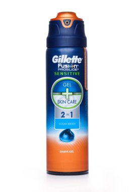 Londra, İngiltere - 01 Kasım 2018: Çelik kap beyaz Gillette Fusion hassas tıraş jeli.