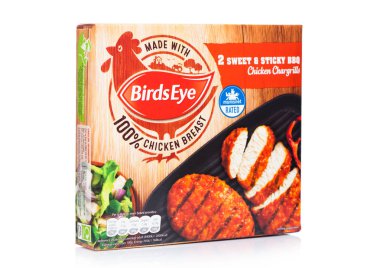 Londra, İngiltere - 01 Kasım 2018: Swert paketi ve beyaz kuşlar göz tarafından yapışkan tavuk chargrills.