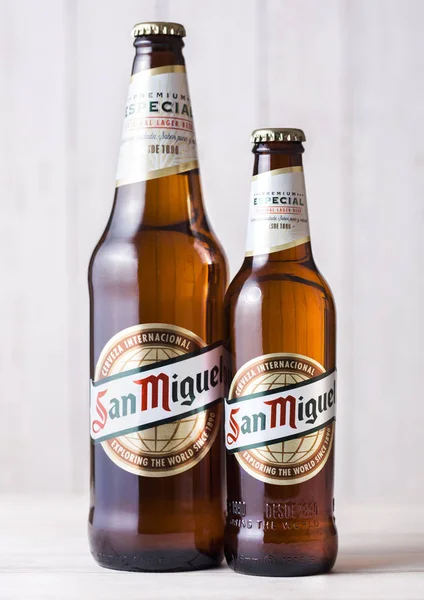 Londres Reino Unido Abril 2018 Botellas Cerveza San Miguel Lager — Foto de Stock