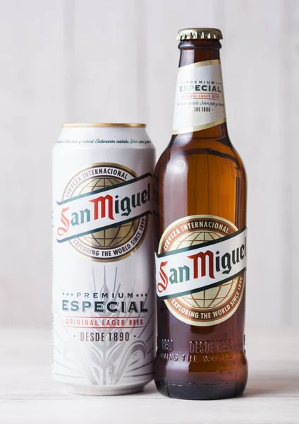 London April 2018 Bottle Aluminium Can San Miguel Lager Beer — Stock Photo, Image