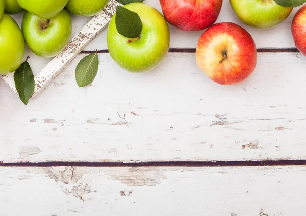 Healthy Organic Red Green Apples Leaf Wood Background — Stock Photo, Image