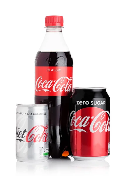 白元のコカ コーラ清涼飲料のロンドン イギリス 2019 瓶とアルミ缶 — ストック写真