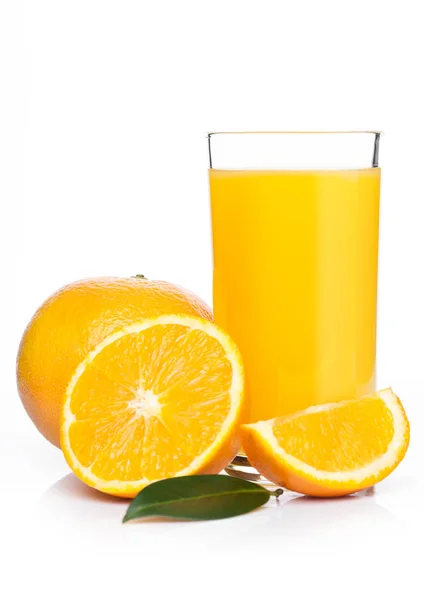 Glas Ekologisk Färsk Apelsin Smoothie Juice Med Raw Apelsiner Vit — Stockfoto