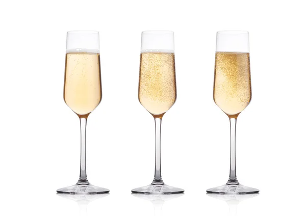 Eleganta glasögon gul Champagne med bubblor — Stockfoto