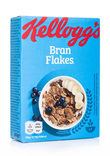 London, uk-május 29, 2019: Pack of Kellogg 's Bran pelyhek, új kiadása az egészséges élelmiszer gabona fehér alapon. — Stock Fotó