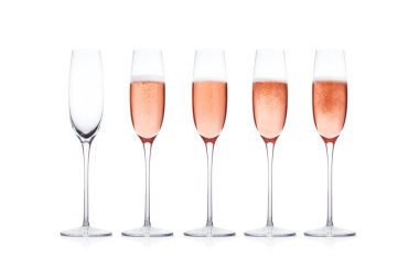 Gül pembe şampanya cam izole kabarcıkları ile