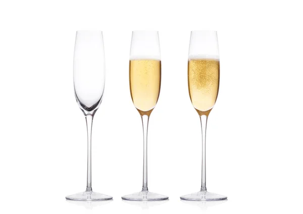 Elegantní brýle žluté šampaňského s bublinkami — Stock fotografie