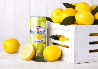 Londra, Uk - 27 Nisan 2018: San Pellegrino Spa Konservesi