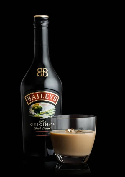 Londen Juni 2020 Fles Glas Baileys Original Irish Cream Zwarte — Stockfoto