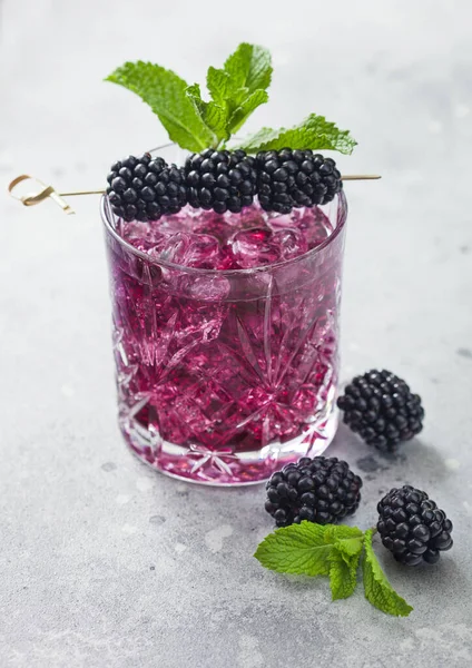 Glass Refreshing Summer Cocktail Blackberry Ice Mint Light Table Background — Stock Photo, Image