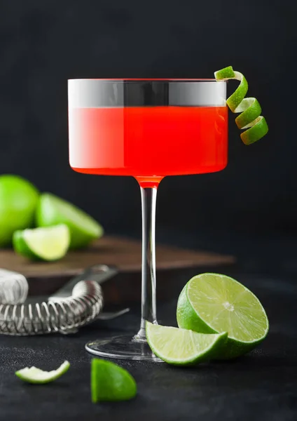 Cosmopolitan Cocktail Modern Crystal Glass Lime Peel Fresh Limes Strainer — Stock Photo, Image