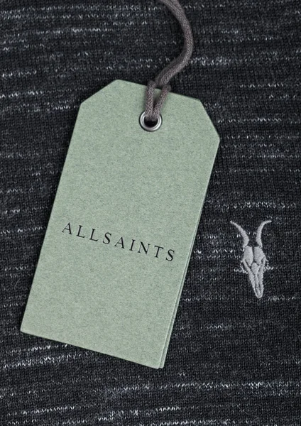 London September 2020 Allsaints Logo Und Bekleidungsanhänger Auf Grauem Baumwollgewebe — Stockfoto