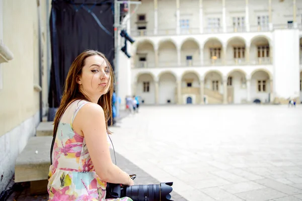 Beautiful Girl Sightseeing Old Castle Cracow Wawel Summer Time — Stock Photo, Image