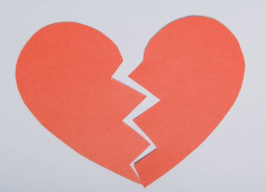 gölge ile kırmızı kalp kağıt etiket .