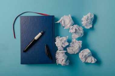 Resepsiyon araçlarıyla ve Notebook Ofis Masası