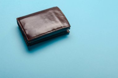 kahverengi deri cüzdan