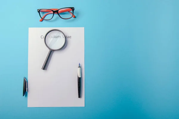 Curriculum vitae escrito num livro branco em branco — Fotografia de Stock