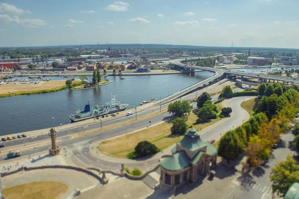 Szczecin - Vista panorámica del río Odra. Szczecin ciudad histórica con diseño arquitectónico similar a París. La zona de Chrobry Embankment — Foto de Stock