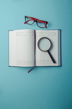 İş kopya alanı ve ofis malzemeleri ile planlama